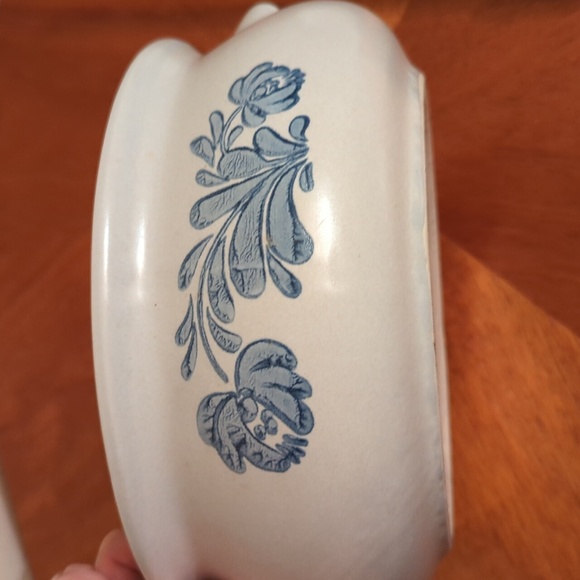 2 Qt. Pfalzgraff casserole dish - Picture 7 of 7